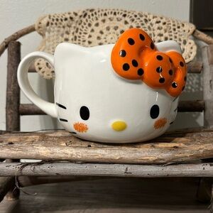 FINAL SALE! NEW DESIGN!  NWT HELLO KITTY HALLOWEEN MUG ORANGE & BLACK BOW LARGE